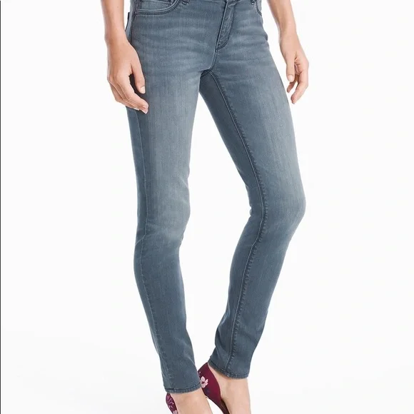 WHBM Skinny Jean in light denim - Picture 5 of 5